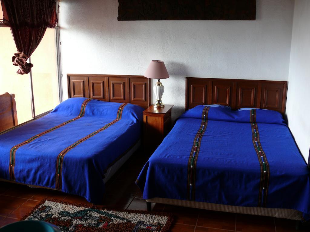 Hotel Playa Linda Panajachel Room photo